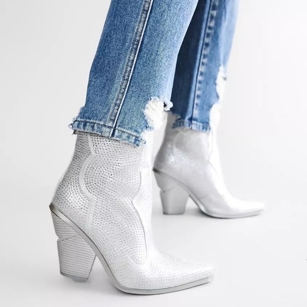 NEW! AZALEA WANG SILVER SOUL RHINESTONE ANKLE BOOT - SIZE 8.5 🫧